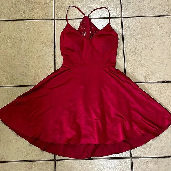 green emerald velvet dress Knee Length Yellow Graduation Dresses for Teens V Neck Hoco Dress SD12 –  Viniodress